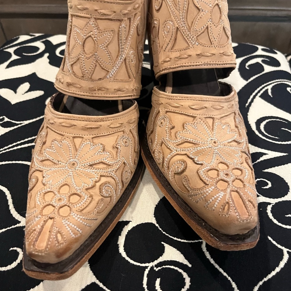 Chic Floral Embroidered Ankle Booties